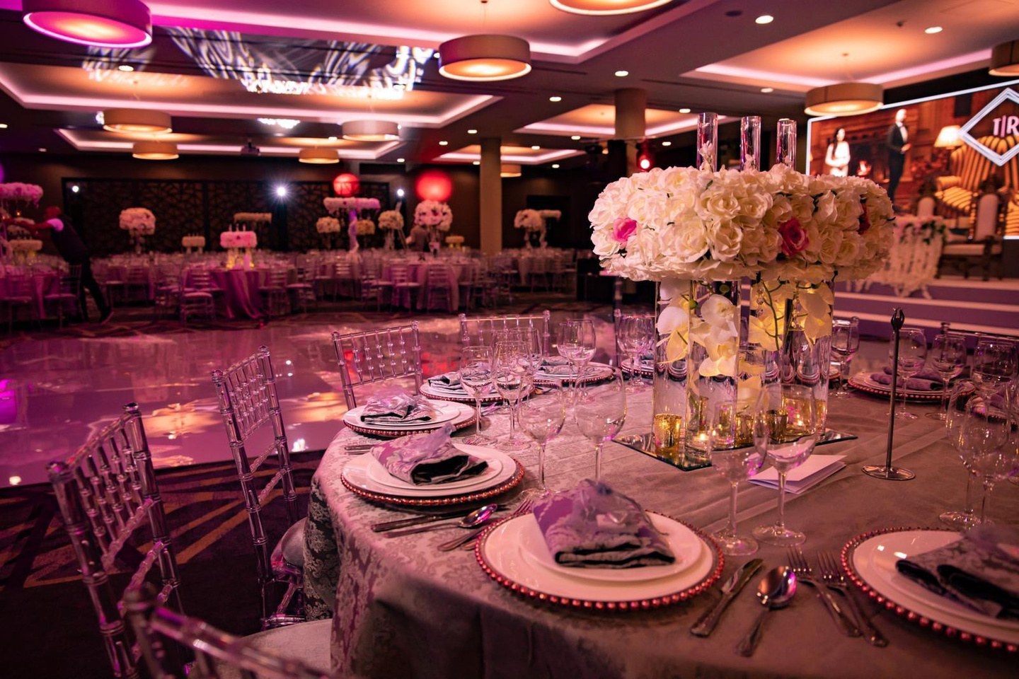 Decor by Signature